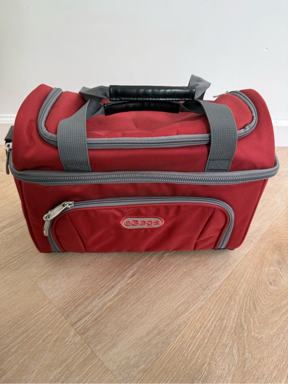 eBags Flight Crew Cooler Crew Cooler II Bag Rare Color with Strap NWOT Red Gray